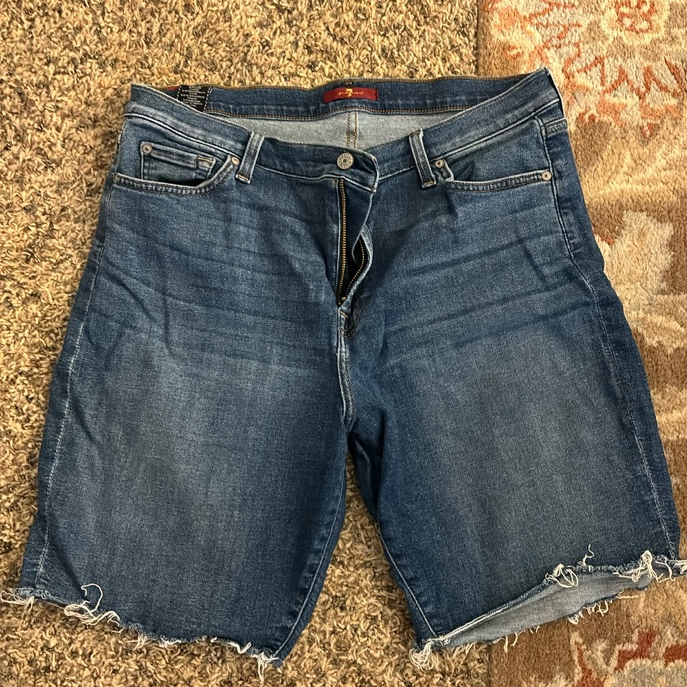 7 For All Mankind Boyfriend Short! Worn once-size 32!l